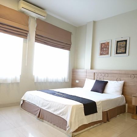 London Hotel Ha Long Bagian luar foto