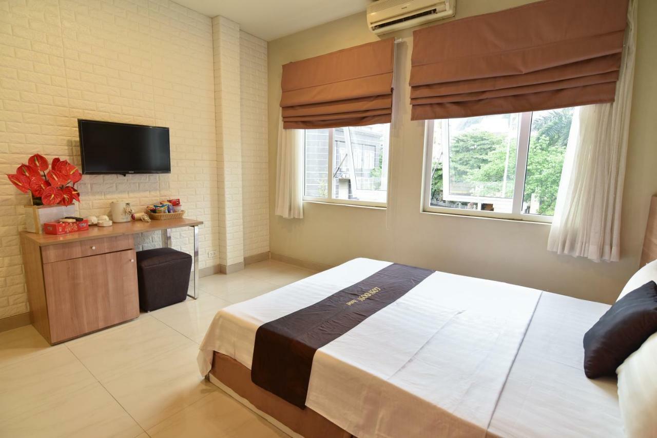 London Hotel Ha Long Bagian luar foto
