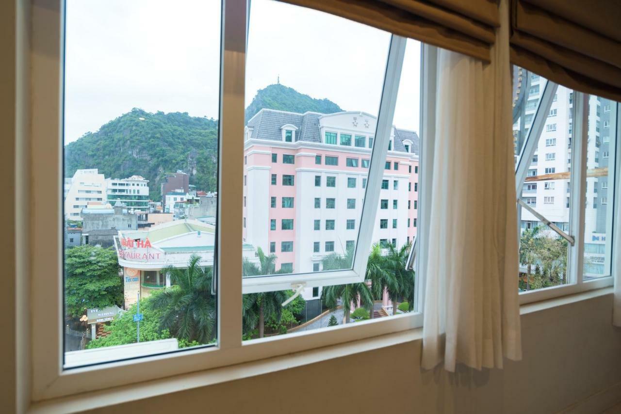 London Hotel Ha Long Bagian luar foto