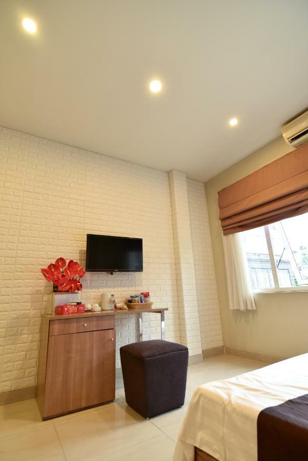 London Hotel Ha Long Bagian luar foto